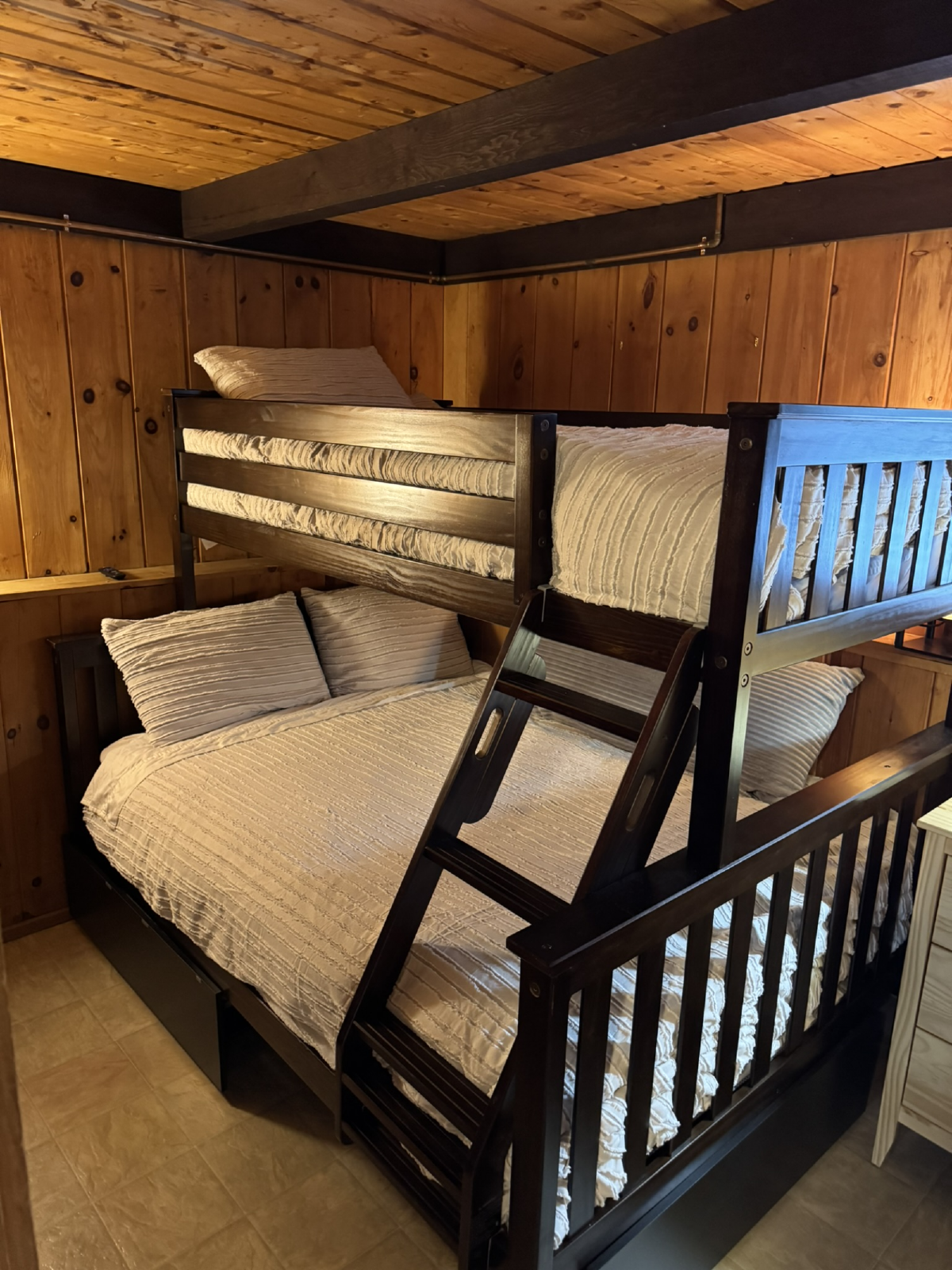 bunks Eidelweiss Bedroom - Bunks